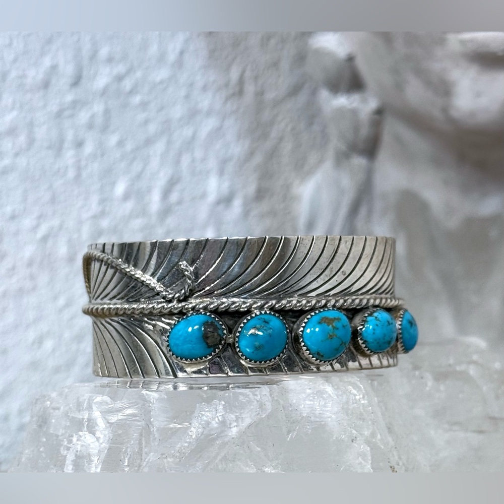 NWT Navajo Made Myron Begay Kingman Turquoise Feather Bracelet